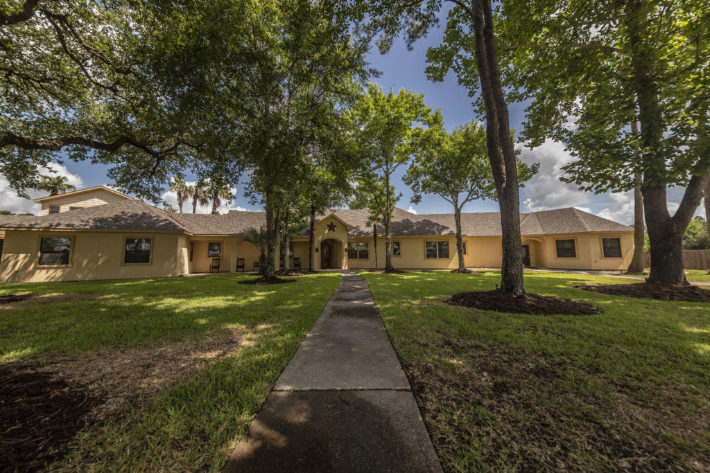 Valiente Senior Living Facility