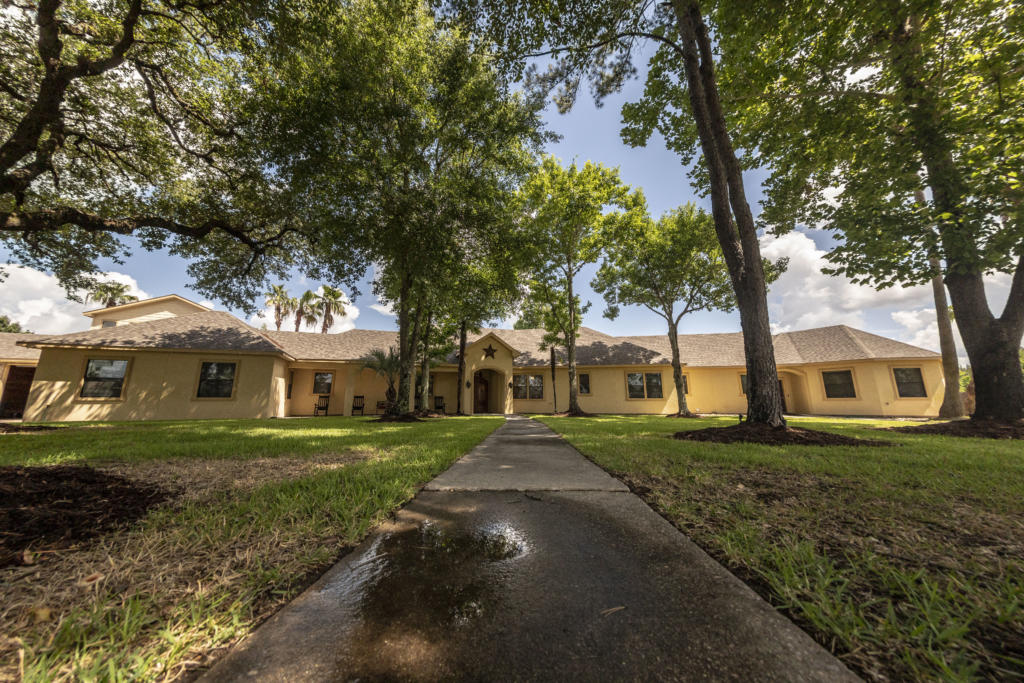 Valiente Senior Living Facility