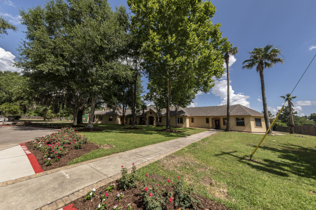 Valiente Senior Living Facility